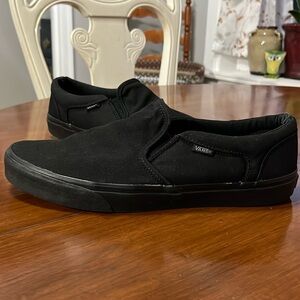 Men’s size 12 black slip on vans